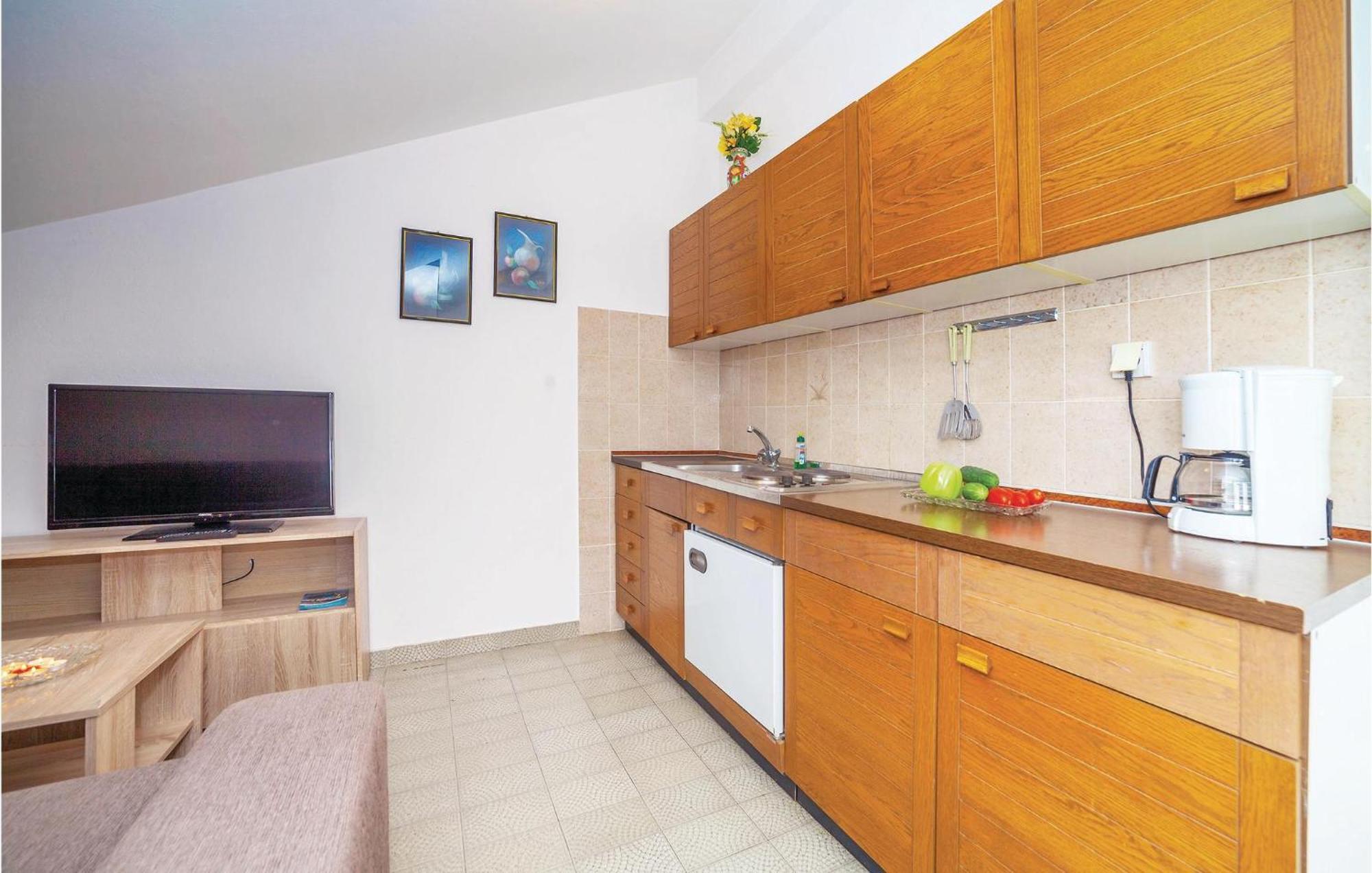 2 Bedroom Amazing Apartment In Crikvenica Zewnętrze zdjęcie