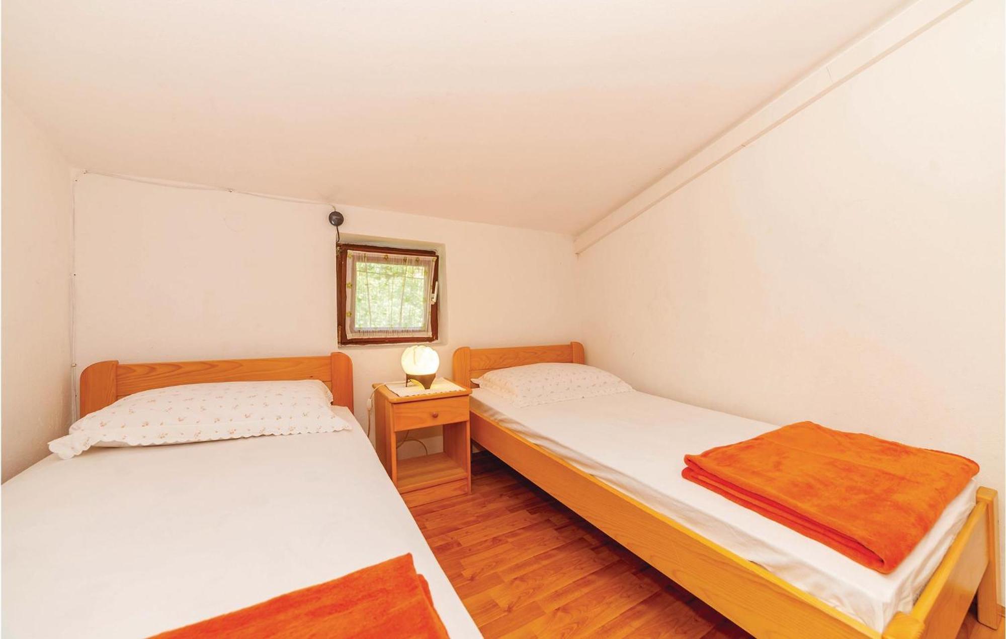 2 Bedroom Amazing Apartment In Crikvenica Zewnętrze zdjęcie